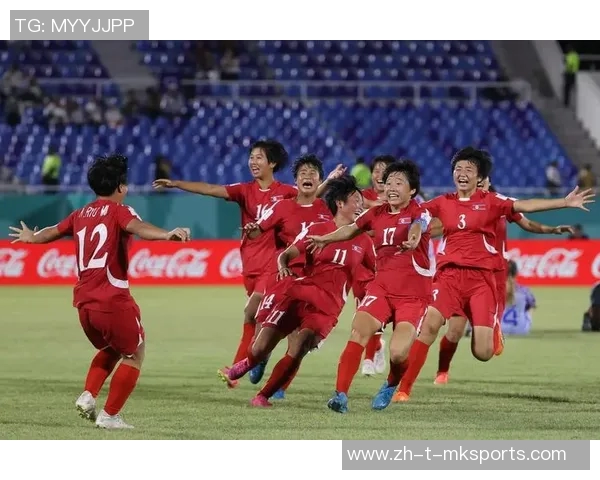 朝鲜女足球星闪耀绿茵场展现坚毅拼搏精神引领球队奋勇前行